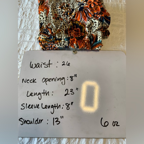 Free People Top Medium Hear Me Roar Floral cheetah leopard Short Sleeve - Picture 13 of 13